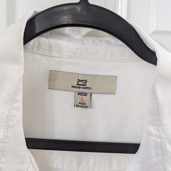 NWOT long sleeve button down M - Picture 3 of 4